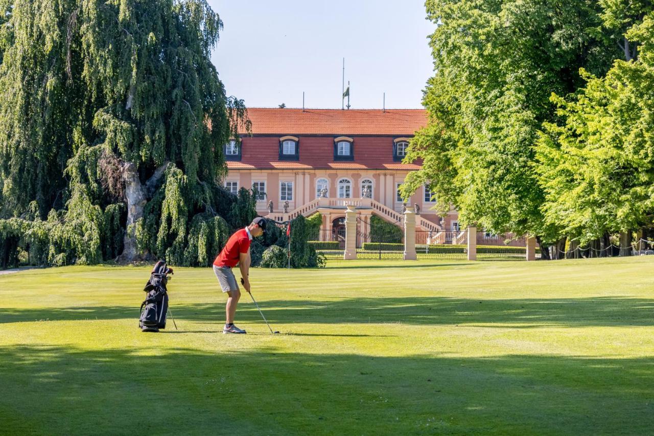 Hotel Zamek Stirin Velké Popovice Eksteriør billede